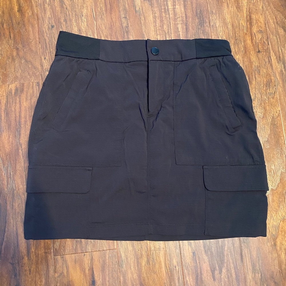 Athleta Skirt w Shorts